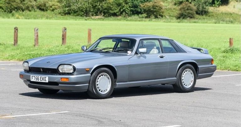 طراز أستون مارتن Aston Martin Virage 