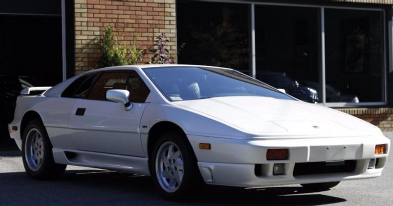 طراز أستون مارتن Aston Martin Virage 