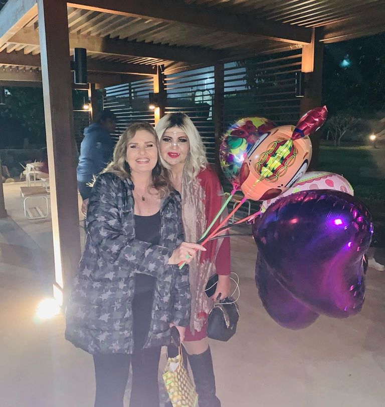 يسرا تحتفل بعيد ميلادها يسرا تحتفل بعيد ميلادها