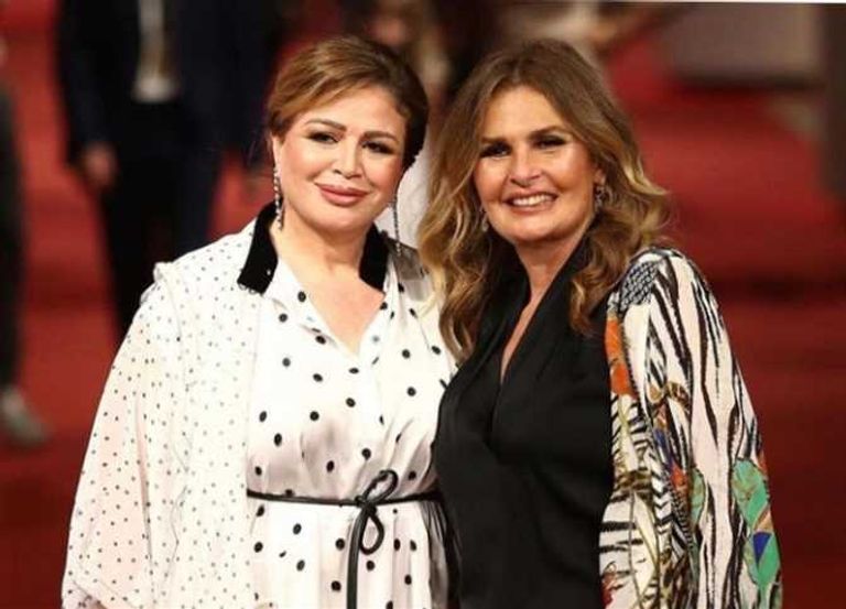 يسرا تحتفل بعيد ميلادها يسرا تحتفل بعيد ميلادها