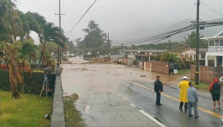 هاواي تعلن حالة الطوارئ بسبب الفيضانات