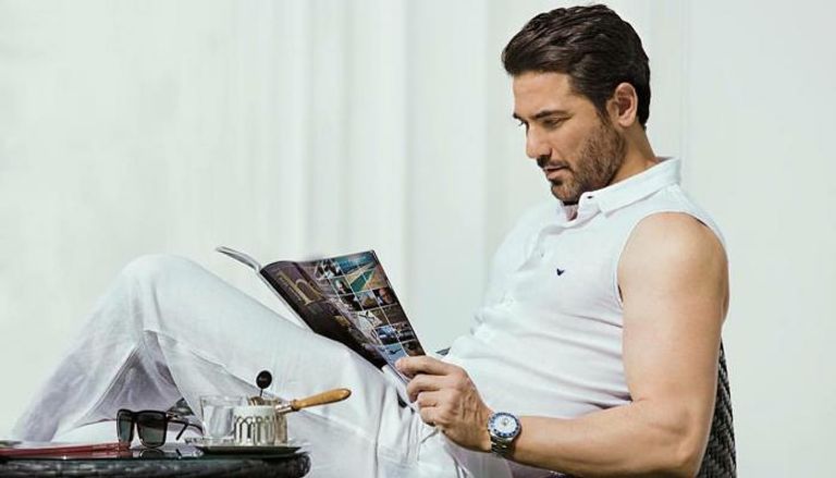 الفنان أحمد عز