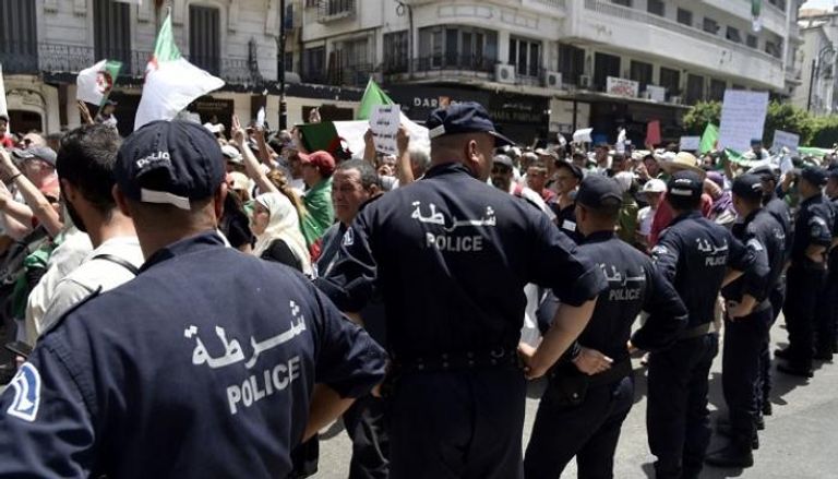الشرطة الجزائرية في عملية تأمين مظاهرات الحراك الشعبي - أرشيفية