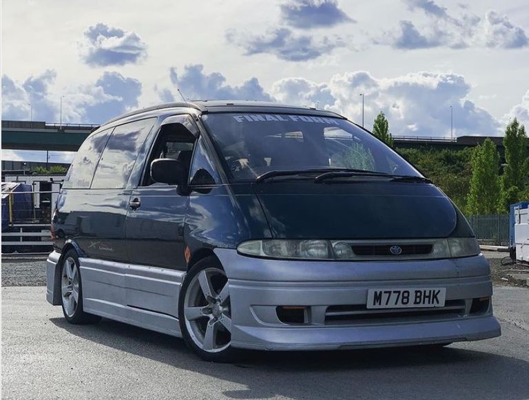 طراز Toyota Estima Emina Lucida G Luxury Joyful Canopy طراز  Porsche Panamera Turbo S E-Hybrid Sport Turismo