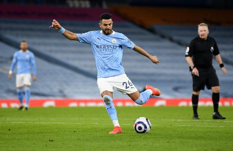 الدولي الجزائري رياض محرز نجم مانشستر سيتي الإنجليزي