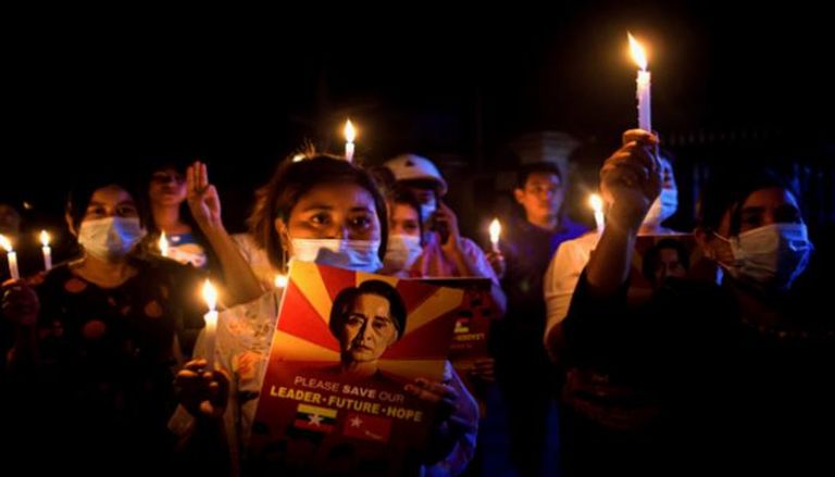 جانب من المظاهرات الليلية في ميانمار