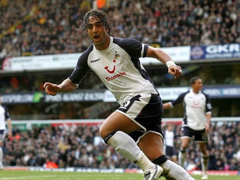 ميدو نجم منتخب مصر وفريق توتنهام الإنجليزي السابق