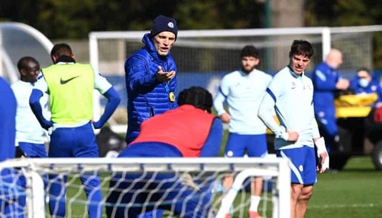 توخيل ولاعبو تشيلسي توماس توخيل مدرب تشيلسي مع لاعبيه