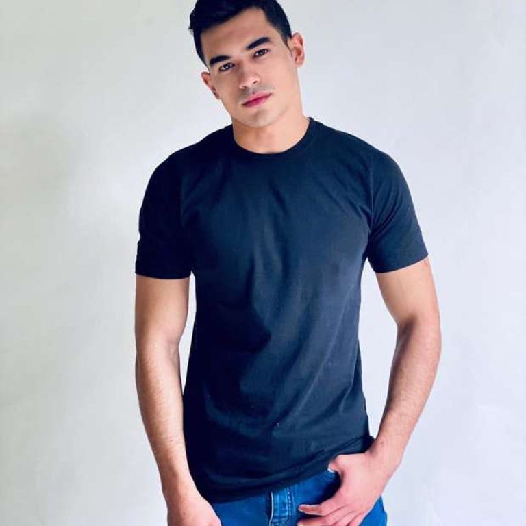 الفنان الشاب المصاب الفنانة لونس والفنان محمد رمضان