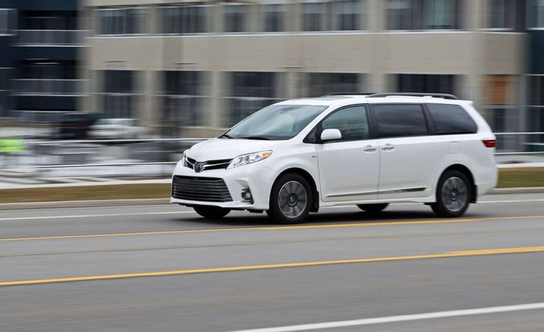 تويوتا Sienna AWD دودج Grand Caravan
