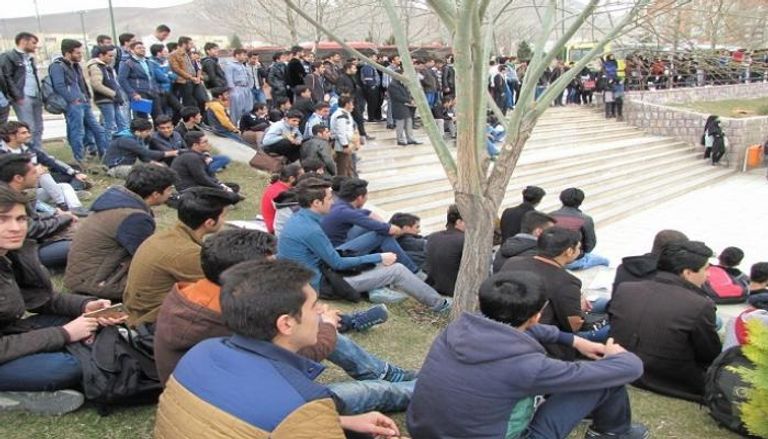 إيران تقمع تظاهرات الشباب الرافض للوضع المتردي