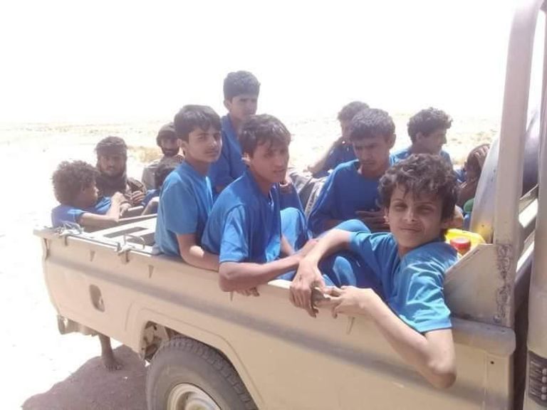 طفل يمني جندته مليشيا الحوثي مقابل حصوله على رتبة نقيب