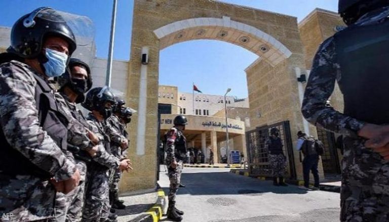 قوات الأمن الأردنية تتسلم مستشفى السلط 