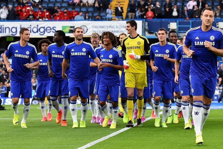 فريق تشيلسي الإنجليزي فريق ليفربول