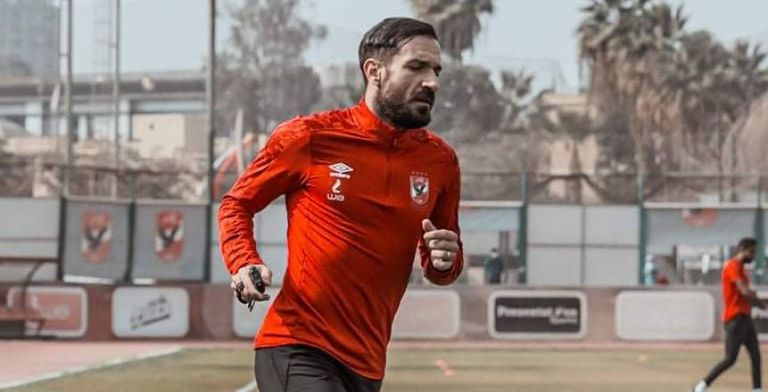 علي معلول نجم الأهلي المصري بيتسو موسيماني مدرب الأهلي المصري