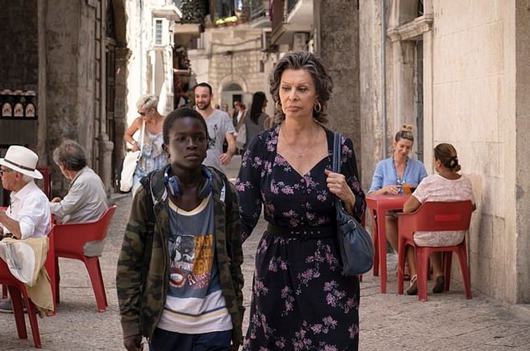 الممثل توم هانكس في فيلم "أخبار العالم"