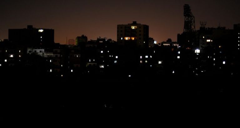 الظلام في لبنان يمثل جانبا من تردي الأوضاع المعيشية الظلام يمثل جانبا من تردي الأوضاع المعيشية في لبنان