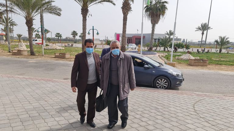 وفود الفصائل تغادر عبر معبر رفح للمشاركة بحوار القاهرة