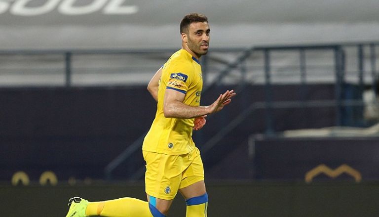 فرحة عبدالرزاق حمدالله مهاجم النصر بهدفه في العين