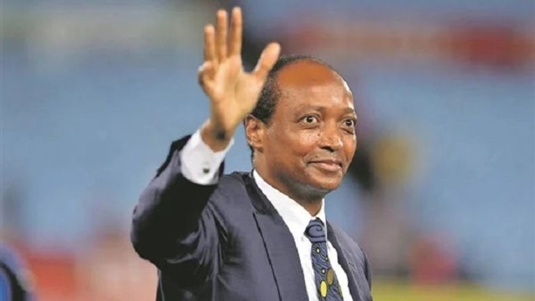 باتريس موتسيبي رئيس الاتحاد الأفريقي لكرة القدم