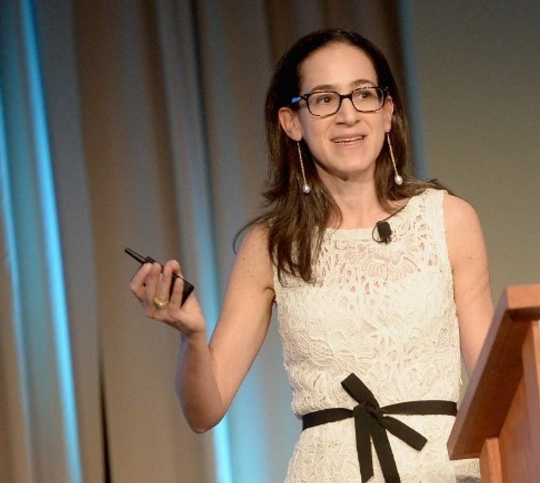 أحد متاجر العلامة التجارية louis vuitton