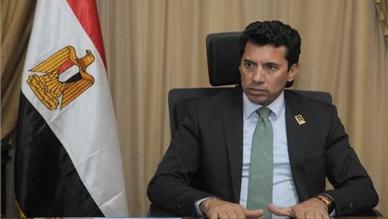 أشرف صبحي وزير الشباب والرياضة المصري مرتضى منصور رئيس نادي الزمالك السابق