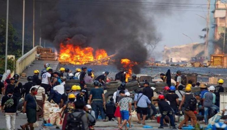 جانب من الأحداث التي تشهدها ميانمار منذ الانقلاب- رويترز