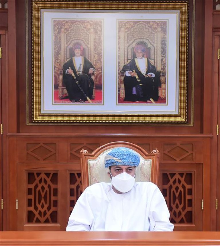 جانب من اجتماع اللجنة العليا العمانية