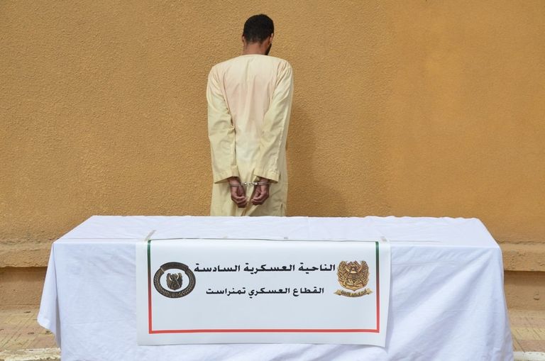 الإرهابي المسمى عبد العزيز ولد مانتو الذي اعتقل جنوب الجزائر وحدة عسكرية في الجيش الجزائري جنوب البلاد - أرشيفية