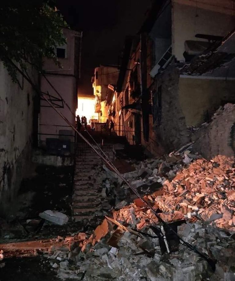 جانب من الخسائر المادية جراء زلزال محافظة بجاية الجزائرية جانب من الخسائر المادية جراء زلزال محافظة بجاية الجزائرية