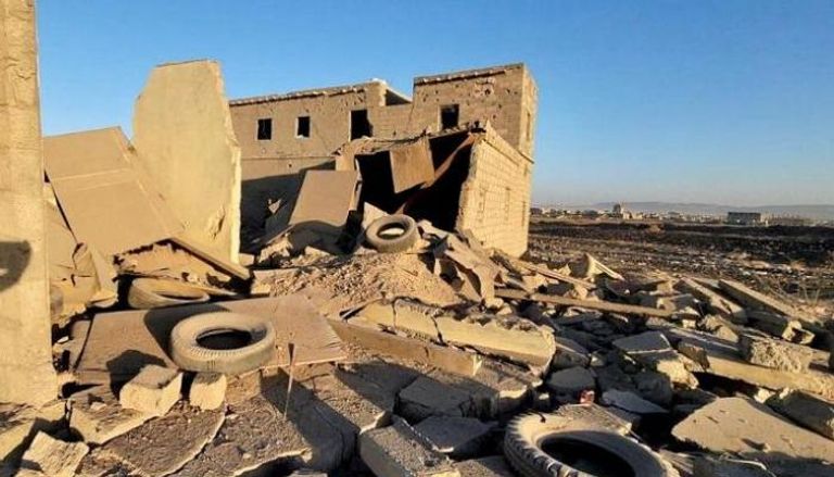 آثار استهداف حوثي سابق لمدينة مأرب اليمنية