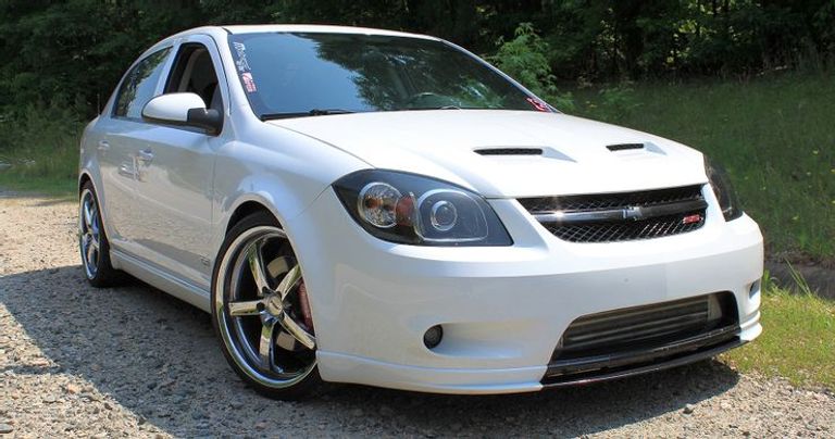 طراز Chevrolet Cobalt SS طراز Vauxhall VX220 Turbo