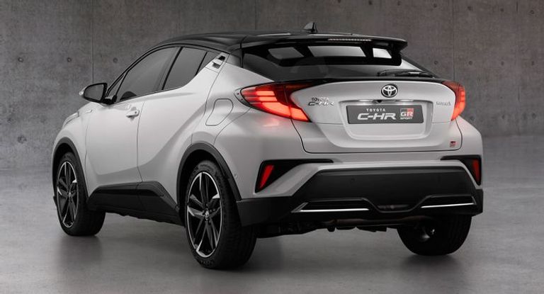 تويوتا Toyota C-HR طراز لادا Niva Legend