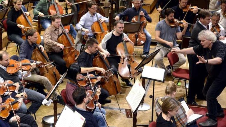 جانب من حفل "أوركسترا برلين الفيلهارمونية" الشهيرة جانب من حفل