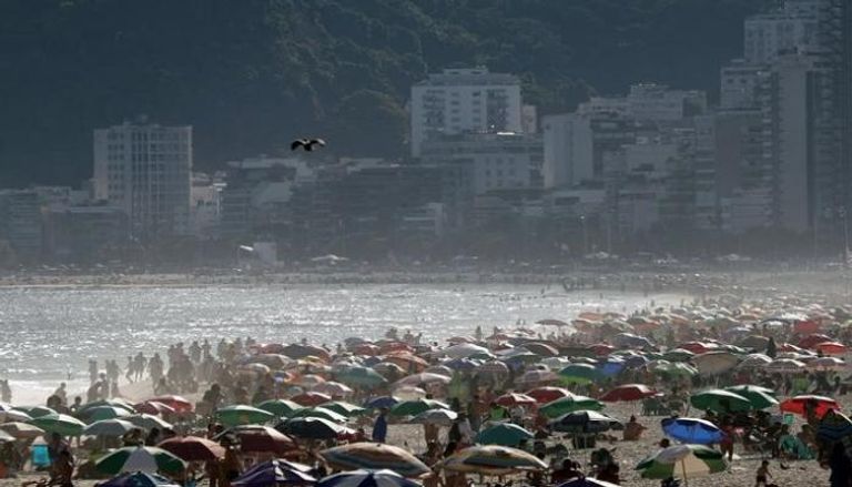 شاطئ إيبانيما في ريو دي جانيرو