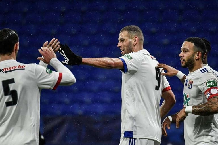 إسلام سليماني نجم ليون تألق ضد باريس سان جيرمان إسلام سليماني تألق ضد باريس سان جيرمان