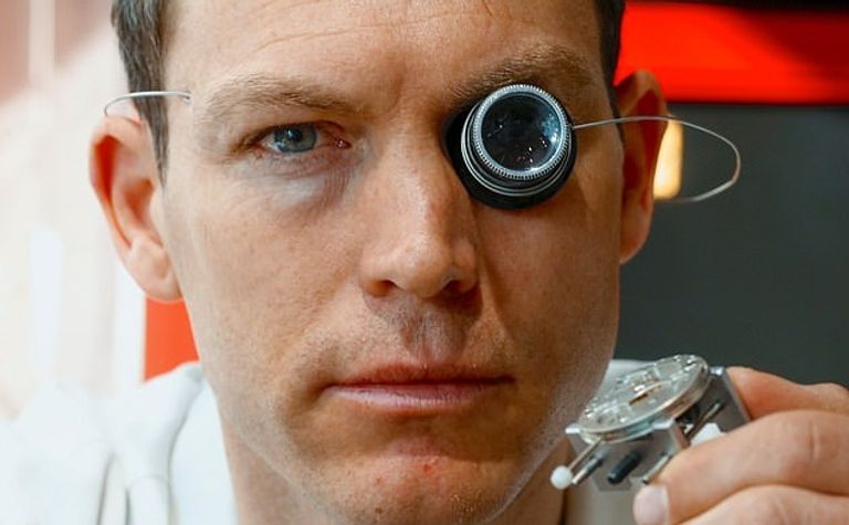 ليشتشتاينر نجم يوفنتوس الإيطالي وأرسنال الإنجليزي السابق