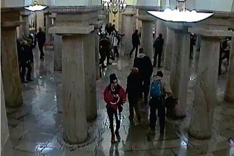 جينيفر هاينل مع كينيث جرايسون - نيويورك بوست