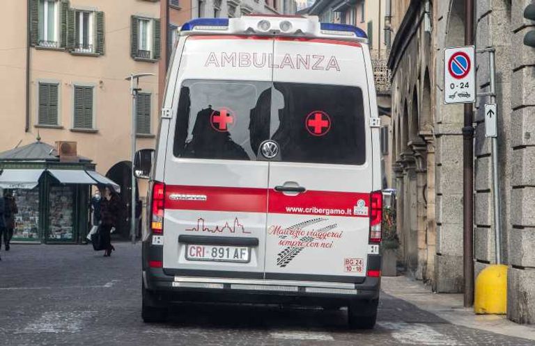 معهد كالديروني التعليمي الإيطالي