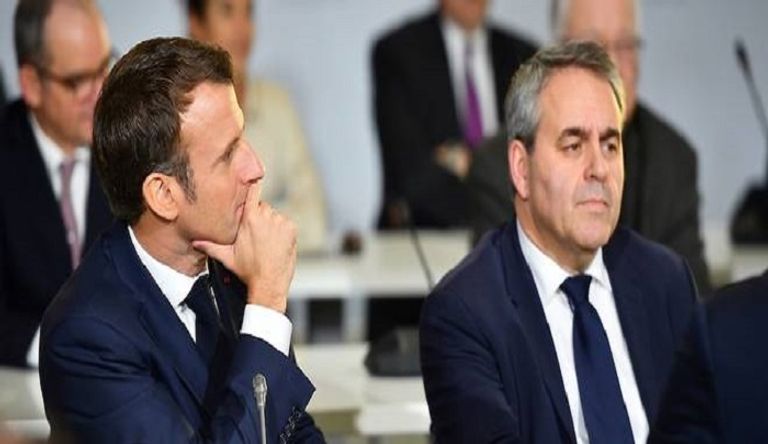 كزافييه برتران وزير الصحة الفرنسي الأسبق - أرشيفية