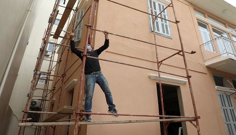 ترميم مبنى بأحد أحياء بيروت