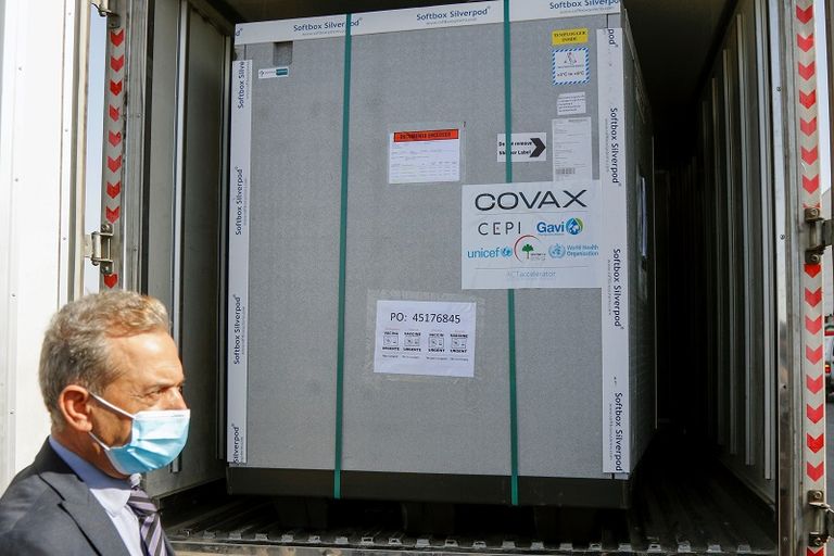 عبوة من لقاح أسترازينيكا