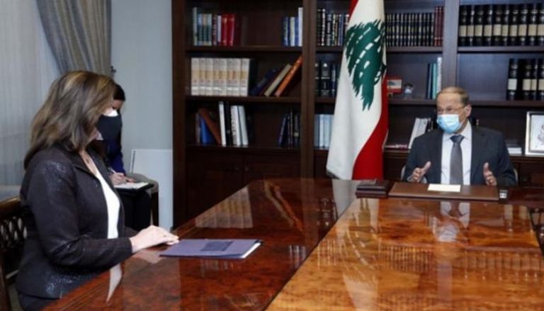 جانب من لقاء السفيرة الأمريكية والرئيس اللبناني