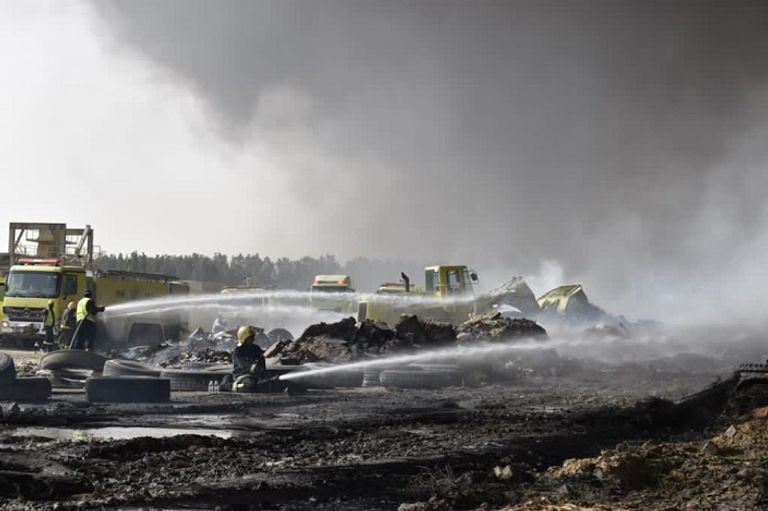 حريق ضخم في مستودع تجاري غرب السعودية
