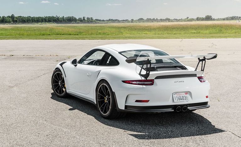 طراز بورش 911 GT3 RS  مكلارين 720S سبايدر