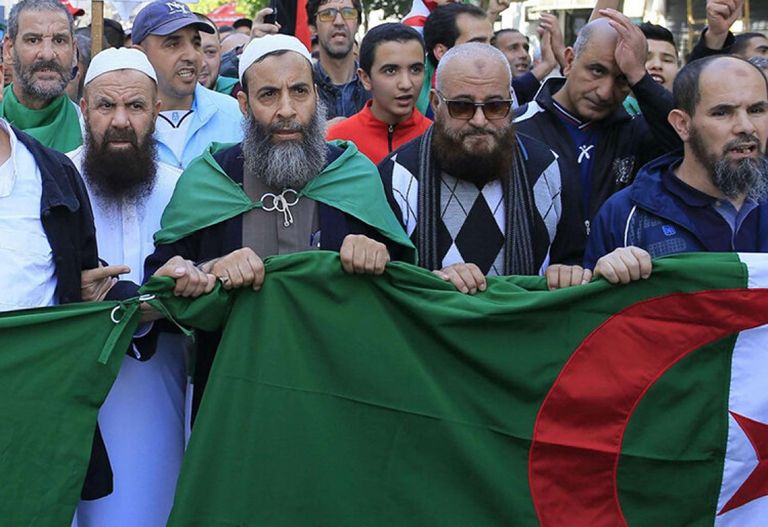 قيادات إخوانية من الجبهة الإرهابية للإنقاذ في مظاهرات بالجزائر السياسية الجزائرية المعارضة زبيدة عسول - أرشيفية