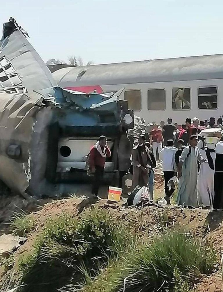 تصادم قطارين في سوهاج جنوب مصر