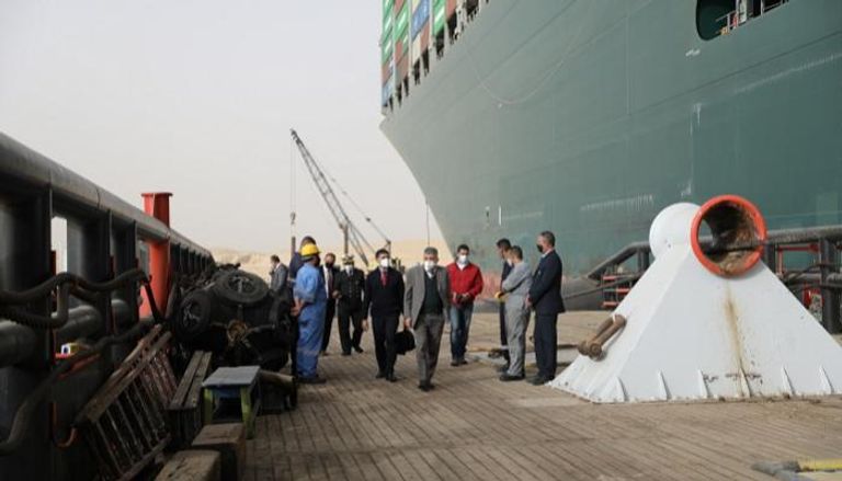 عمليات إنقاذ سفينة قناة السويس الجانحة