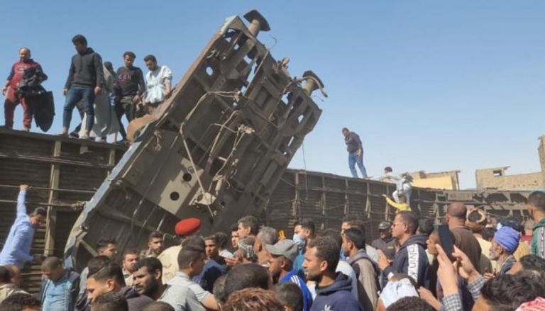 فاجعة تصادم قطارين بمحافظة سوهاج جنوب مصر