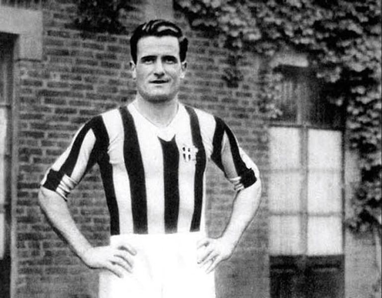 لويس مونتي لعب نهائي كأس العالم مرتين بقميصي الأرجنتين وإيطاليا بوشكاش وسانتا ماريا ودي ستيفانو أساطير ريال مدريد